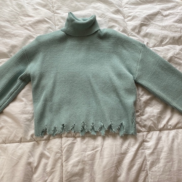 Light blue turtle neck - Picture 1 of 3